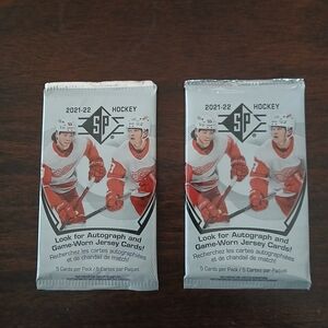 💥💥SP Authentic 2021-22 Hockey Trading Card Pack - Cole Caufield Rookie Year